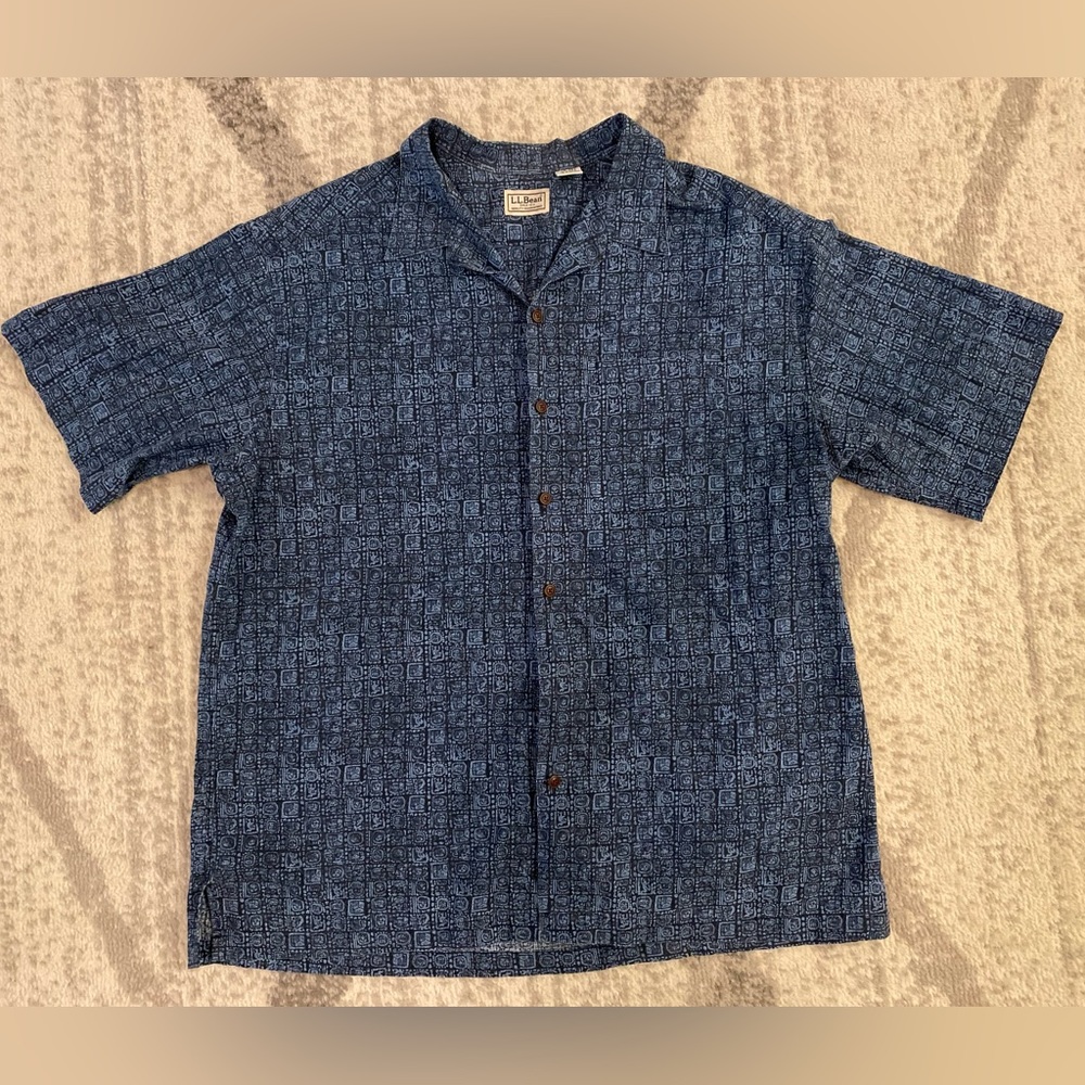 LL Bean VTG Men’s L Blue Tribal Short Sleeve Button Down Cotton Hawaiian Shirt